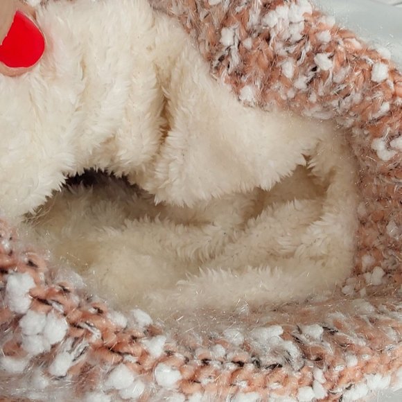 'C.C BEANIE' FLEECE~LINED POM-POM BEANIE ROSEA - Picture 2 of 16